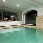 Du Pont Ξενοδοχείο 3*