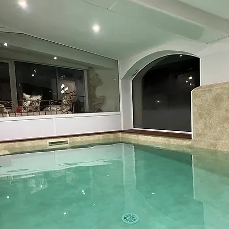 Du Pont Hotel 3*
